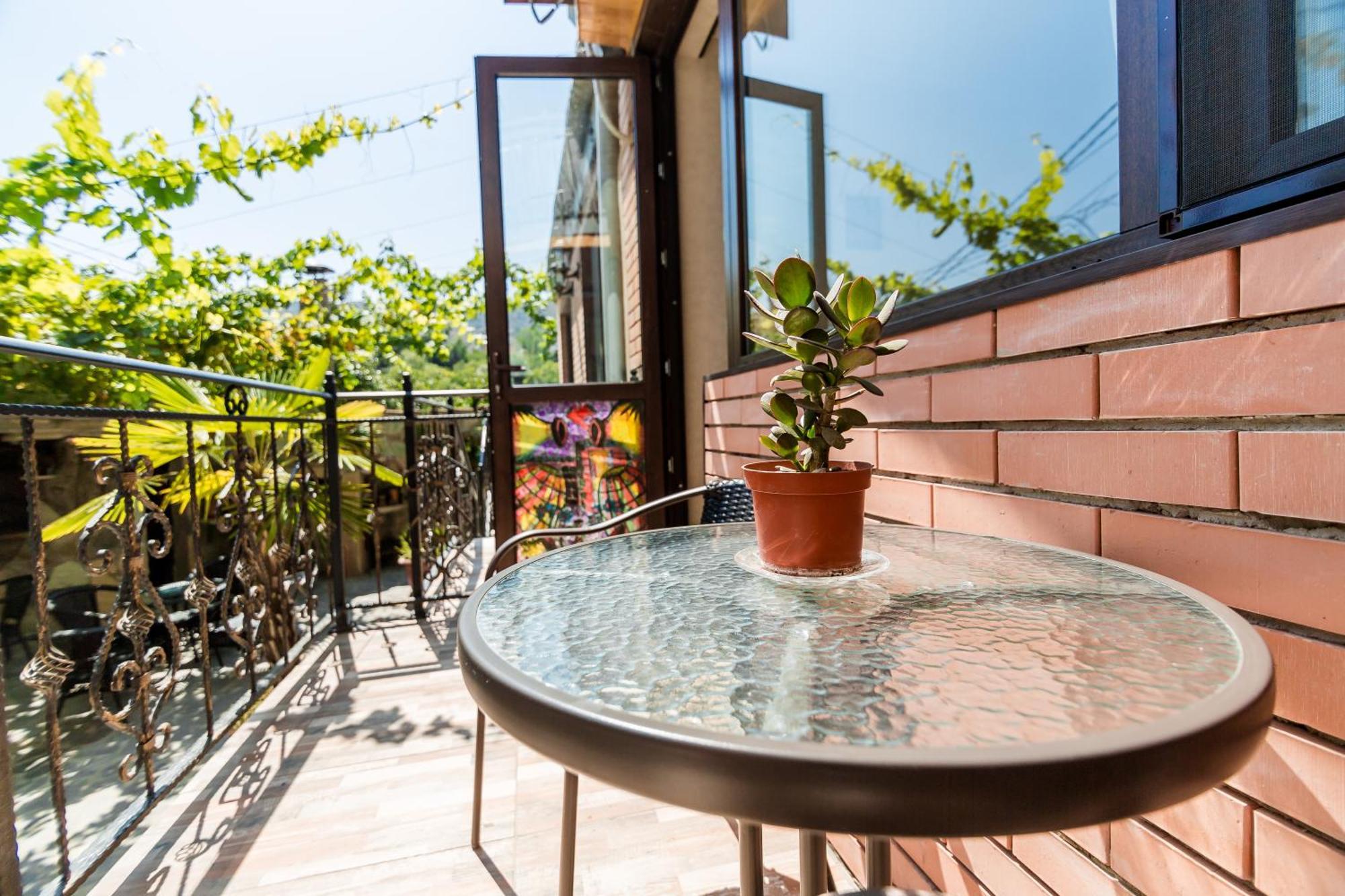 The Oldest Tbilisi Hotell Exteriör bild